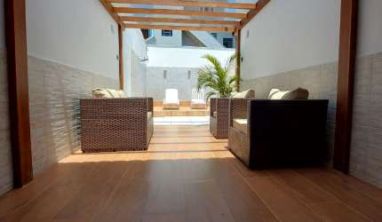 Casa Linear Incrível em Terreno único no Bairro Laranjeiras!