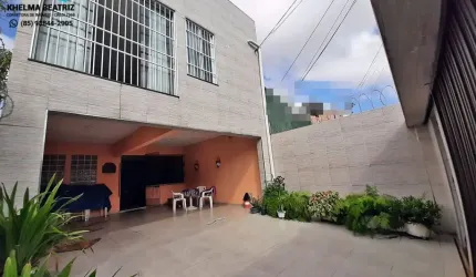 Triplex, 5 suítes, 4 vagas, varanda, quintal, terraço, pode ser transformada em 2 casas