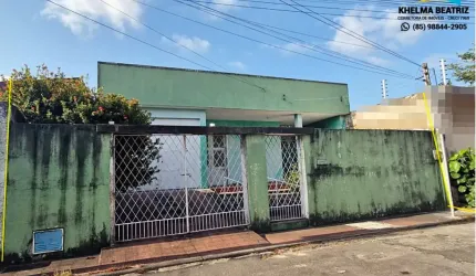 Vendo casa plana com amplo terreno, Bairro de Fátima, próx. ao novo Mercantil São Luiz da Aguanambi
