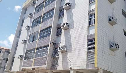 Vendo apartamento com 3 quartos, elevador, frente à Via Expressa