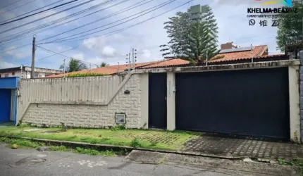 Vendo casa toda solta com 3 suítes + gabinete, amplo recuo e quintal, na Parquelândia