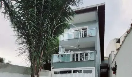 Sobrado à venda em Santo André-SP, Vila Valparaíso: 3 quartos, 1 suíte, 2 salas, 3 banheiros, 5 vagas de garagem, 170m².