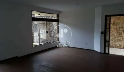 Sobrado a venda com 289m², 3 dormitórios, 1 suíte, 4 banheiros, 9 vagas, na Vila Pires, Santo André/SP.