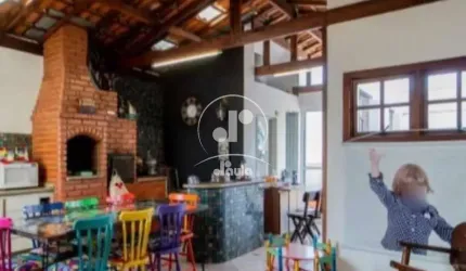 Sobrado à venda em Santo André-SP, Vila Homero Thon: 3 quartos, 2 suítes, 1 sala, 4 banheiros, 2 vagas, 165m². Imperdível!