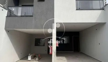 Vila Francisco Matarazzo. Sobrado com 105m2, 3 dormitórios, sendo 1 suíte, lavabo, 2 vagas de garagem.
