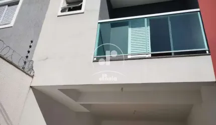 Sobrado de 124m² à venda na Vila Floresta, Santo André-SP: 3 quartos, 1 suíte, 3 banheiros e 2 vagas de garagem