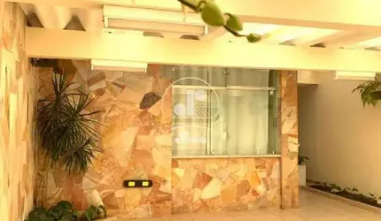 Bairro Jardim, Santo André, São Paulo. Sobrado com 200m2, totalmente reformado. Aceita permuta por apartamento até 40% do valor, na região.