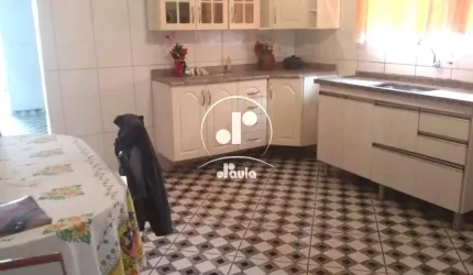 Imperdível! Casa à venda em Santo André-SP, na Vila Linda com 2 quartos, 1 sala, 1 banheiro, 2 vagas de garagem e 138 m².