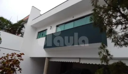 Imperdível!! Sobrado de Alto Padrão com 3 suítes e 7 vagas de garagem