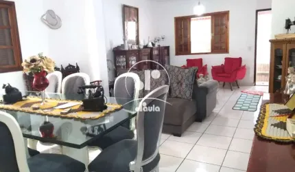 Casa para venda na Vila Bastos, Santo André-SP: 3 quartos, 1 suíte, 1 sala, 2 banheiros, 2 vagas de garagem, 205m² de área.