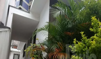 Casa Comercial Térrea Vila Bastos 213m² 4 Vagas com renda de 6 mil reais.