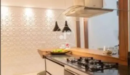 Imperdível oportunidade! Casa à venda em Santo André-SP, no Parque João Ramalho, com 3 quartos, 1 suíte, 2 salas, 3 banheiros, 2 vagas de garagem e 245,00 m² de área.