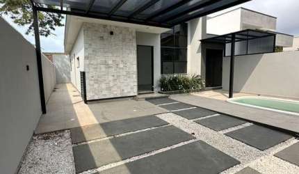 Casa térrea com Piscina - São João do Rio Vermelho