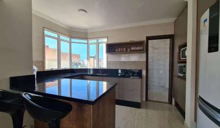 Cobertura mobiliada a 2 quadras da praia – Canasvieiras com escritura