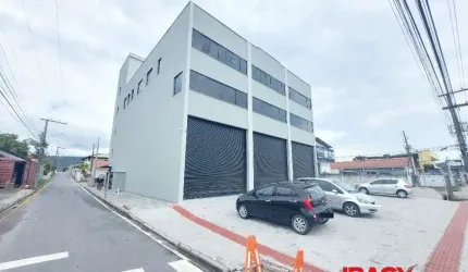 Apartamento com 1 quarto para alugar na Bertolino João, 5677, Serraria, São José, 35 m2 por R$ 1.200