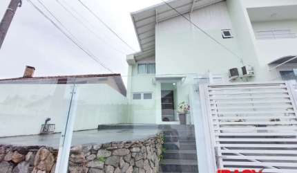 Apartamento com 2 quartos para alugar na Itapoa, 278, Itacorubi, Florianópolis, 76 m2 por R$ 4.400
