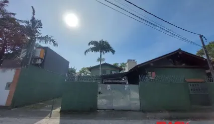 Excelente Casa 1 dormitório em Rio Tavares - Florianópolis