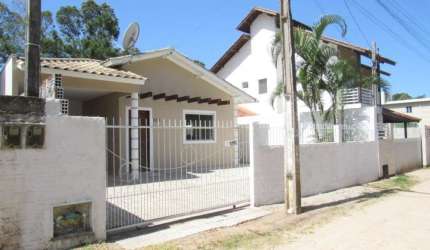 Casa com 2 quartos para alugar na Rua das Dunas Verdes, 289, São João do Rio Vermelho, Florianópolis, 73 m2 por R$ 2.500