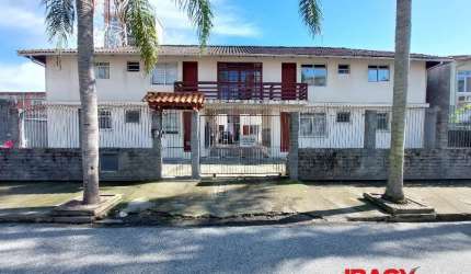 Kitnet / Stúdio para alugar na Rua Antônio Francisco Bastos, 16, Barreiros, São José, 24 m2 por R$ 1.400