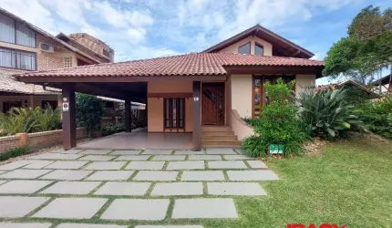 Casa com 3 quartos para alugar na Rua dos Bijupirás, 33, Jurerê Internacional, Florianópolis, 278 m2 por R$ 12.000