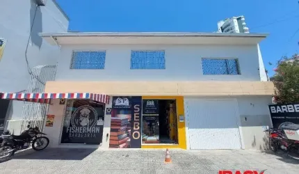 Casa em condomínio fechado para alugar na Avenida Josué Di Bernardi, 23, Campinas, São José, 330 m2 por R$ 5.000