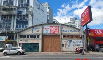 Barracão / Galpão / Depósito com 2 salas para alugar na Avenida Leoberto Leal, 699, Barreiros, São José, 840 m2 por R$ 30.000