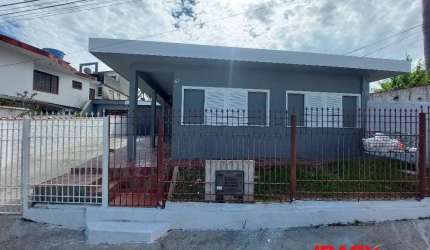 Casa com 2 quartos para alugar na Rua Santa Isabel, 87, Barreiros, São José por R$ 3.000