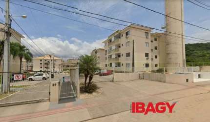 Apartamento com 2 quartos para alugar na Rua Joice Cecília Correia, 99, Areias, São José, 62 m2 por R$ 1.500