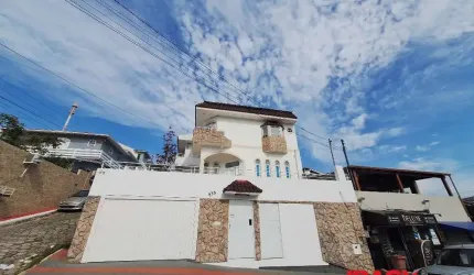 Casa com 3 quartos para alugar na Rua Felipe Neves, 933, Canto, Florianópolis, 457 m2 por R$ 12.000
