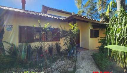 Casa com 3 quartos para alugar na Servidão Guanimbé, 133, Campeche, Florianópolis, 220 m2 por R$ 8.000