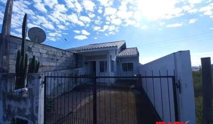 Casa com 2 quartos para alugar na Dona Ivone Lara, 16, Alto Aririu, Palhoça, 48 m2 por R$ 2.500
