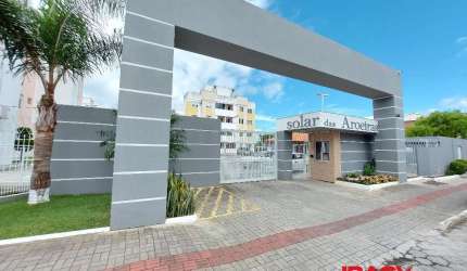Apartamento com 2 quartos para alugar na Rua Nicolau Severiano de Farias, 105, Barra do Aririú, Palhoça, 50 m2 por R$ 1.800