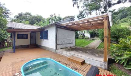 Casa com 2 quartos para alugar na Rua Isid Dutra, 1410, Sambaqui, Florianópolis, 44 m2 por R$ 2.800