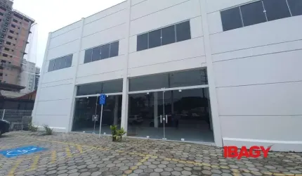 Ponto comercial para alugar na Avenida da Pedra Branca, 134, Pedra Branca, Palhoça, 620 m2 por R$ 25.000