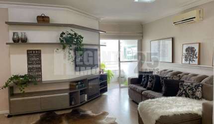 Apartamento à venda no bairro Centro em Florianópolis