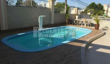 Casa à venda no bairro Canto em Florianópolis