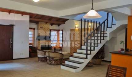 Casa à venda em bairro Rio Tavares em Florianópolis