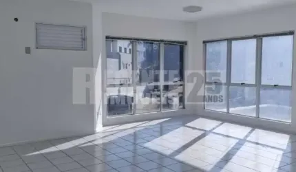 Sala comercial à venda no bairro Trindade em Florianópolis