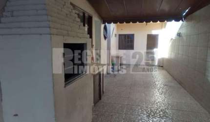Casa a venda no bairro trindade em Florianópolis.