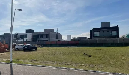 Terreno à venda no bairro São João do Rio Vermelho em Florianópolis