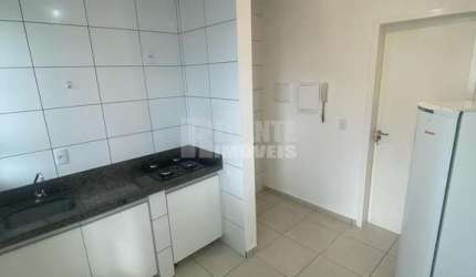 Excelente apartamento de 1 dormitório no bairro Carvoeira, muito perto da UFSC!