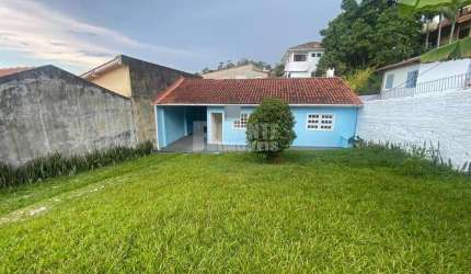 Ótima casa com 2 dormitórios no bairro Trindade!