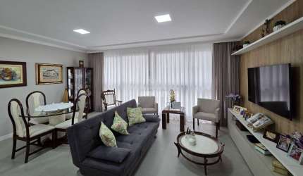 Excelente apartamento 3 suítes no centro em Florianópolis SC