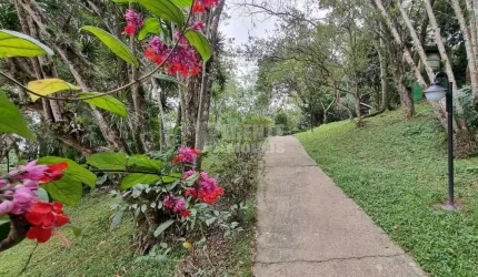 Amplo apartamento à venda no bairro Agronômica em Florianópolis