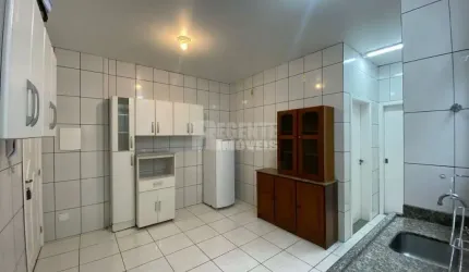 Ótimo apartamento de 2 dormitórios, no bairro Estreito!