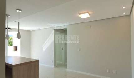 Apartamento com 2 dormitórios sendo uma suíte no bairro Trindade em Florianópolis.
