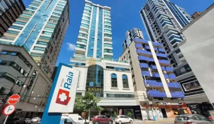 Kalin apartamento mobiliado com 3 suítes e 2 vagas na Meia Praia