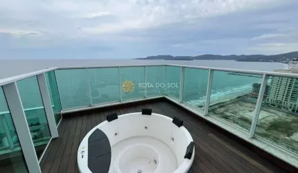 Belissimo penthouse diferenciada com 4 suítes e 4 vagas na Meia Praia