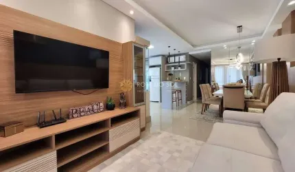 Kandinsky apartamento 3 suítes e 3 vagas na Meia Praia