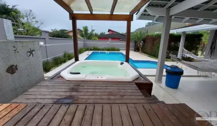 CASA DE ALTO PADRÃO COM 3 DORMITÓRIOS DENTRO DE CONDOMINIO.